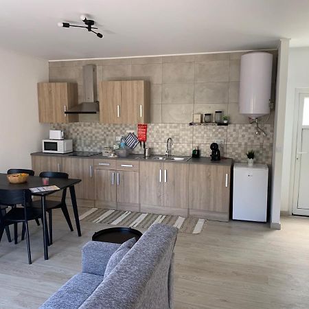 Adega Guest House Орта Екстериор снимка