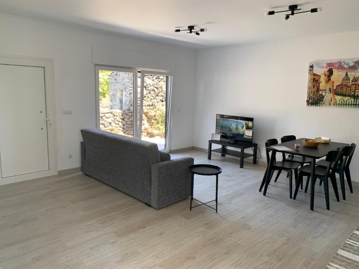 Adega Guest House Орта Екстериор снимка