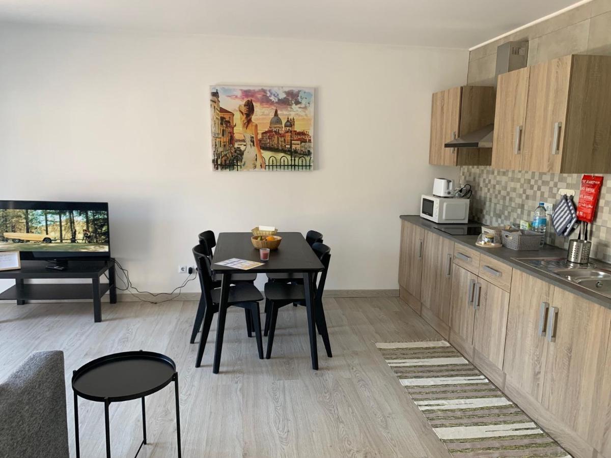 Adega Guest House Орта Екстериор снимка