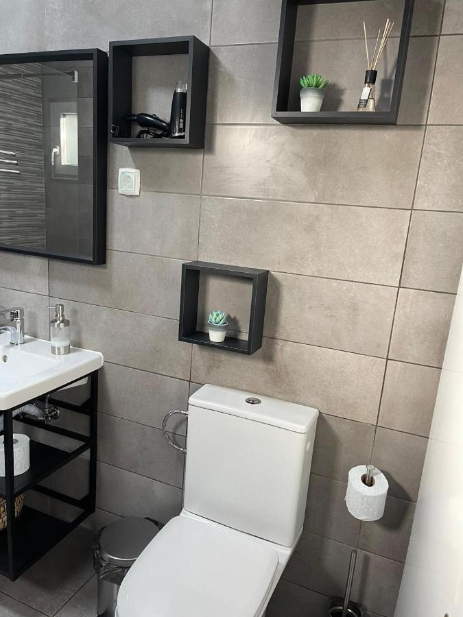 Adega Guest House Орта Екстериор снимка